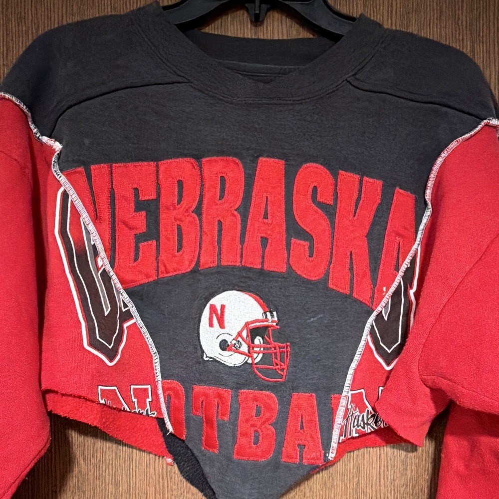 Rare Women's Nebraska Cornhusker Football Y2K Crop Fall Sweater S/M No Tag